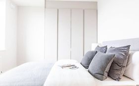 Luxury Apartment Top Location Rds, Aviva 5 Min Walk
